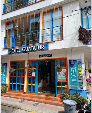 Front of property - Hotel Guatatur (Guatapé)