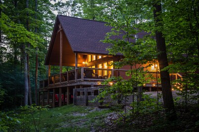 Pine Lane is your cozy, pet-friendly escape -w/ hot tub, fire pit, & peaceful vibes near Mohican