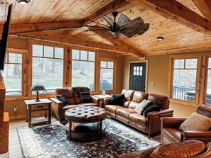 Télévision, cheminée