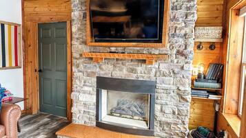 智能電視、壁爐、DVD 播放機、 辦公室