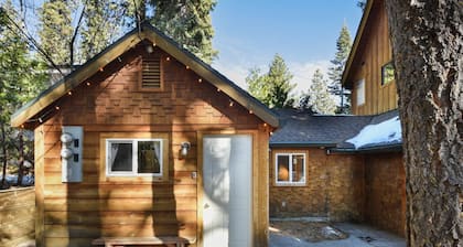 Pioneer Bungalow - Walk to Tahoe City