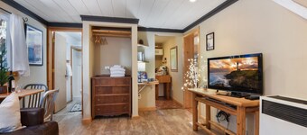 Pioneer Bungalow - Walk to Tahoe City