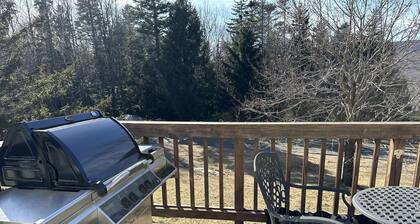 Peaceful, Sunlit Condo on Haystack Golf Course