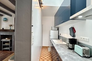 冰箱、微波炉、烤箱、洗碗机