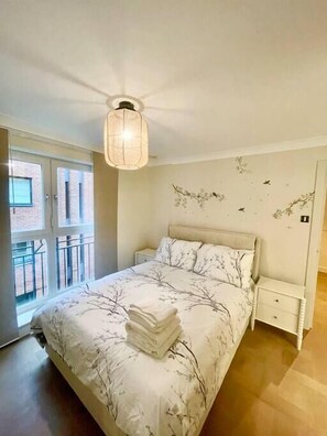 2 bedrooms, in-room safe, iron/ironing board, free WiFi