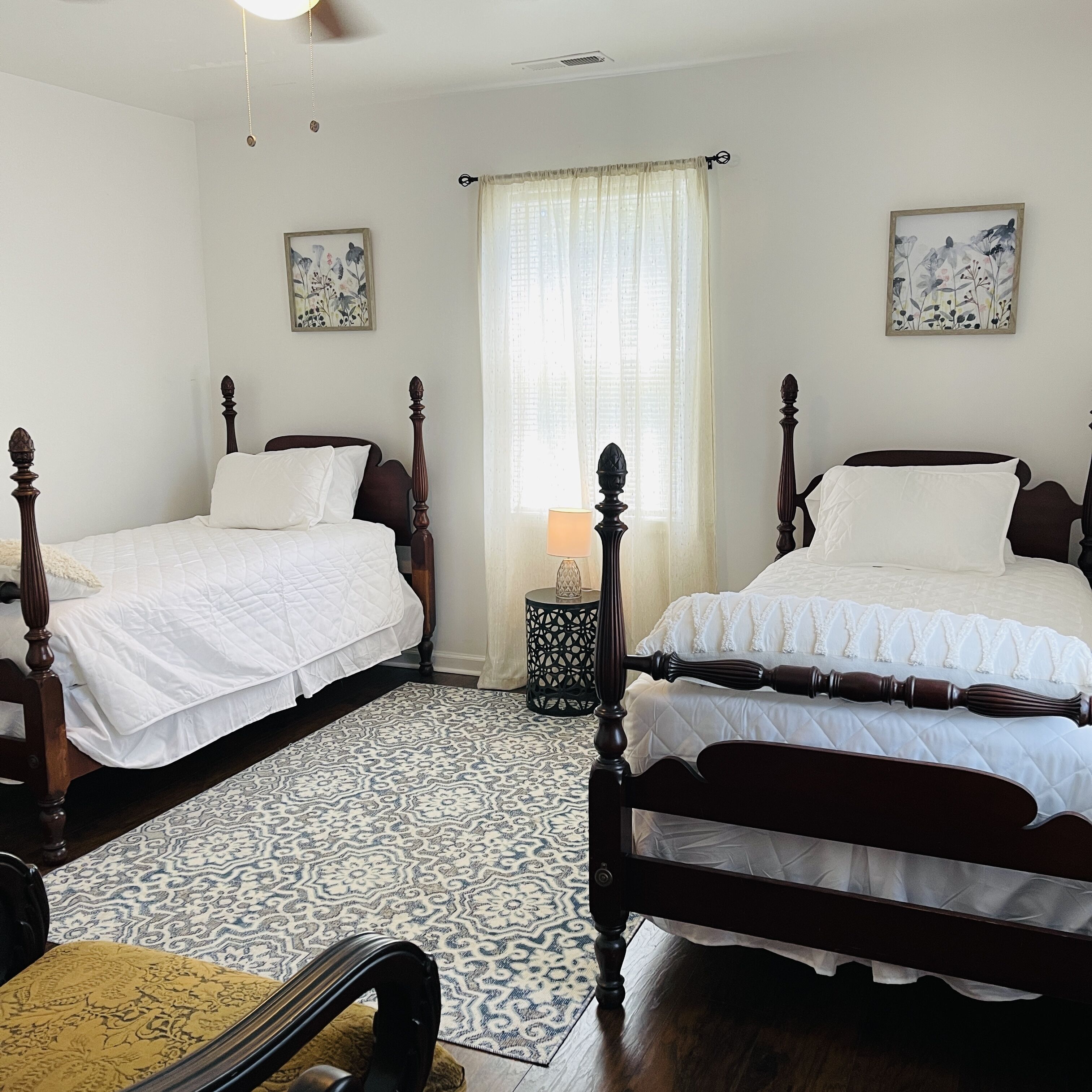 2 bedrooms, iron/ironing board, WiFi, bed sheets