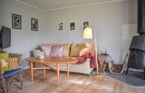 Fireplace - 1 bedroom nice home in Ystad (Ystad)