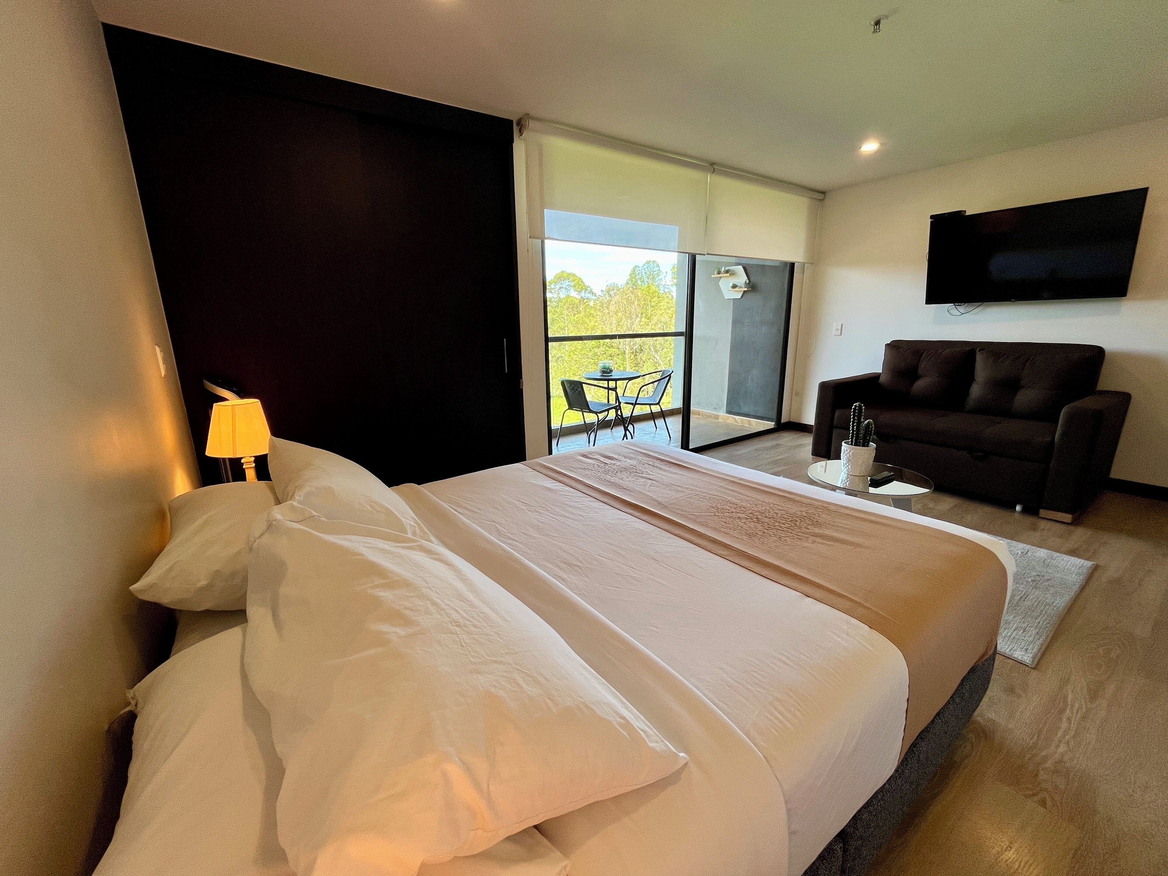 panoramic suite | living area