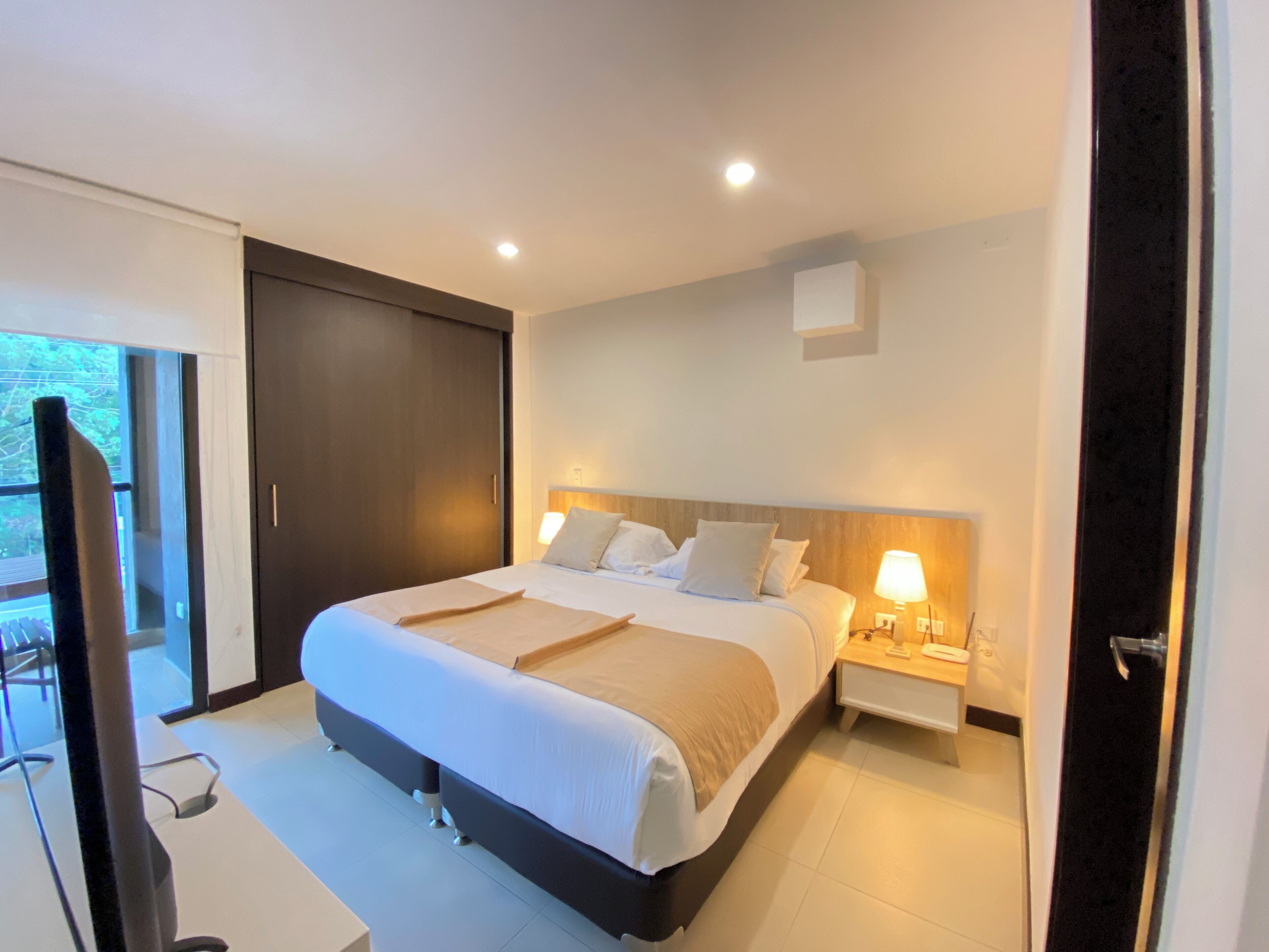 business studio suite | blackout curtains, free wifi, wheelchair access