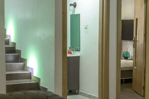 3 chambres, fer et planche à repasser, Wi-Fi, draps fournis