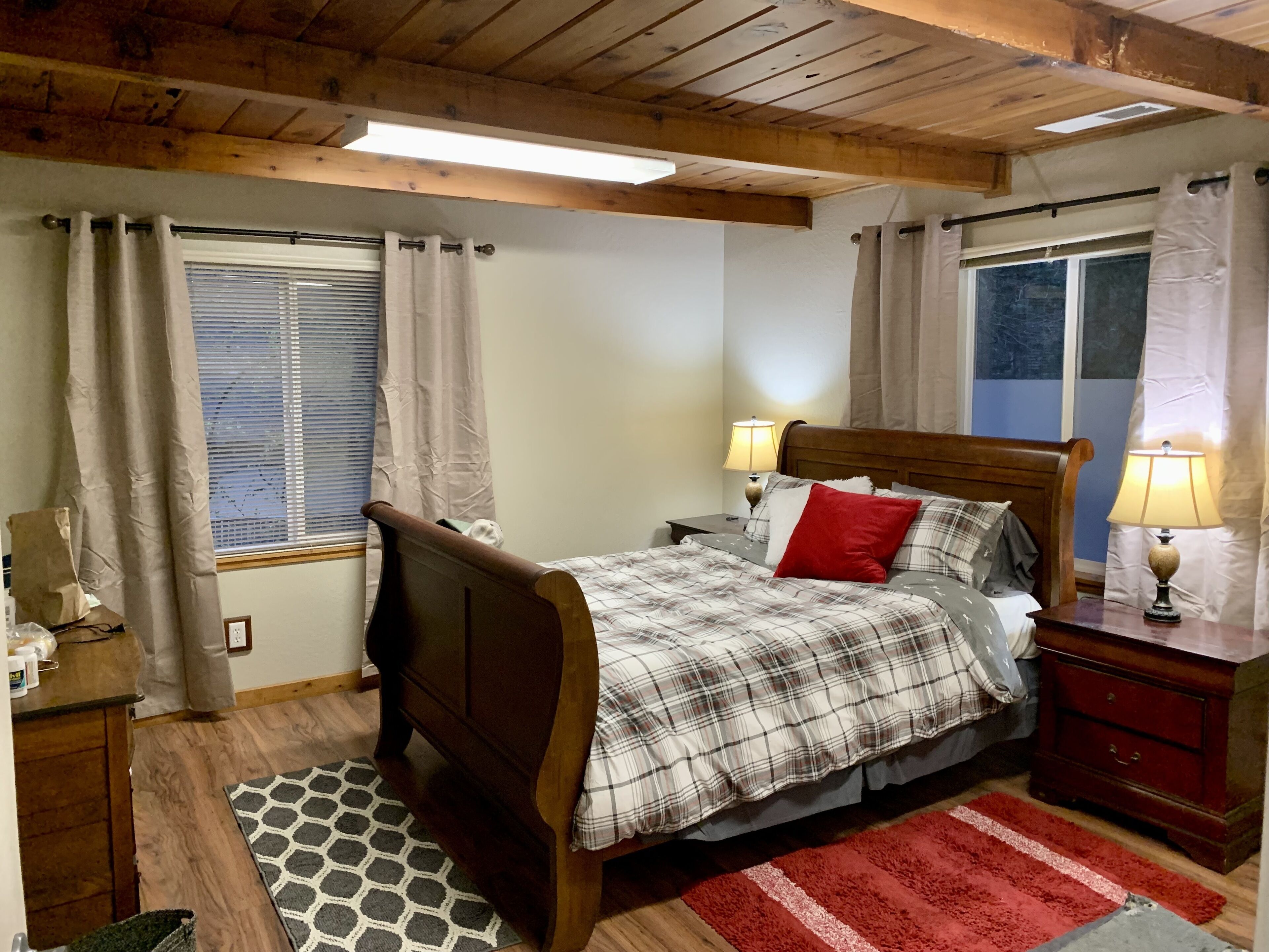 3 bedrooms, iron/ironing board, travel cot, free WiFi