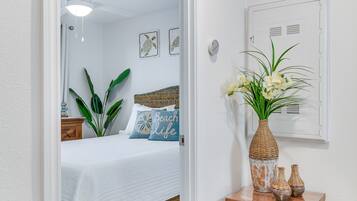 1 chambre, fer et planche à repasser, accès Internet, draps fournis