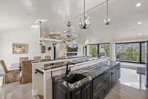 Interior - Mountain Vista - Luxury renting at its finest! (Estes Park)