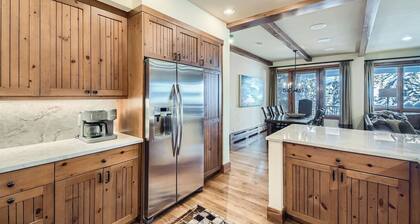 NEW!  Spectacular True Ski In Out, Hot Tub, Pool,  Bear Paw Bachelor Gulch!