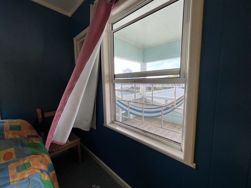 Oceanfront suite Spotted Eagle Ray on the island of Utila Isla de Utila Vrbo