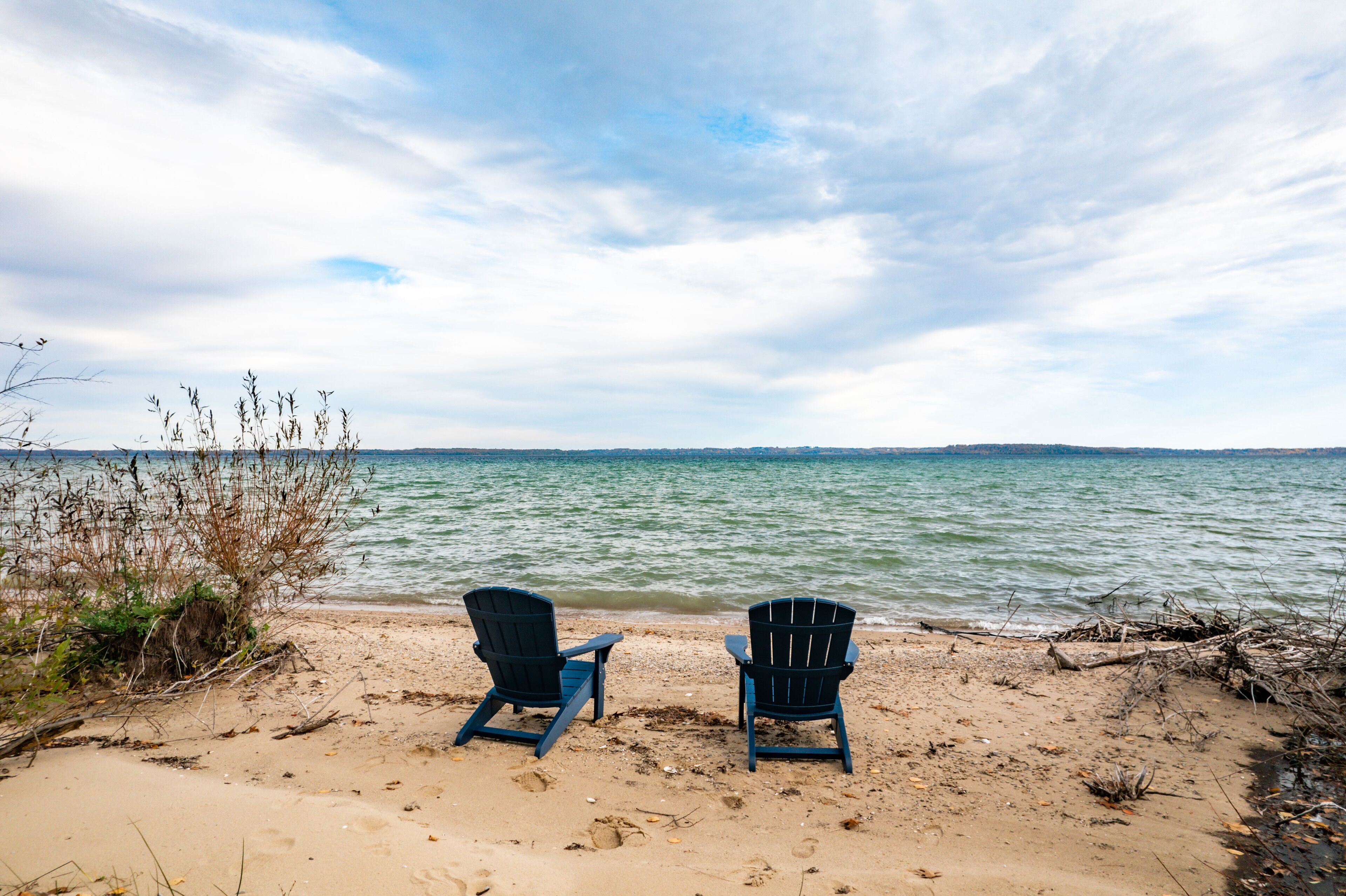 Birch House-Family friendly home with shared beach