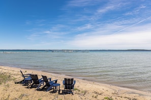Am Strand, Liegestühle, Strandtücher