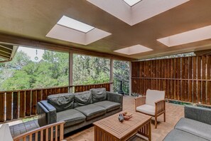 Property grounds - Luxe Huge Villa & Private Tavern (NEW!) (Sedona)