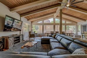 TV, fireplace - Luxe Huge Villa & Private Tavern (NEW!) (Sedona)