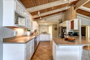 Fridge, microwave, oven, stovetop - Luxe Huge Villa & Private Tavern (NEW!) (Sedona)