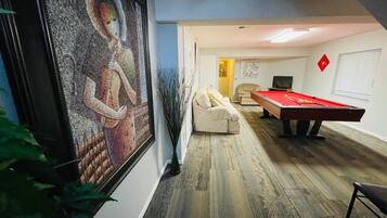 غرفة الألعاب