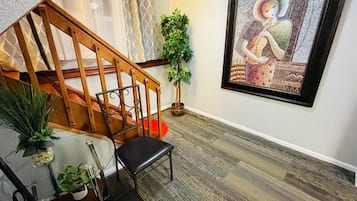 المنشأة من الداخل