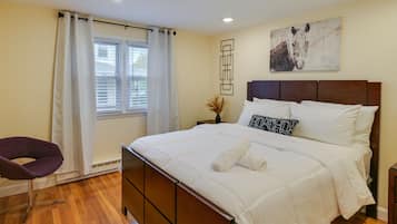 3 bedrooms, iron/ironing board, internet, bed sheets