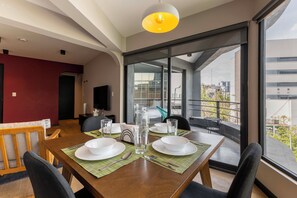 Premium Apartment, 2 Bedrooms, Terrace | In-room dining - Capitalia Condesa Escandon (Mexico City)