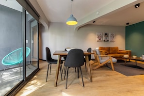 Superior Apartment | In-room dining