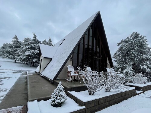 3-bedroom cabin just 30 minutes from The Outlet Shoppes of the Bluegrass