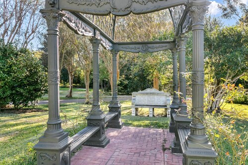 Sweet Auntie's | 1/1 | Walk to Downtown