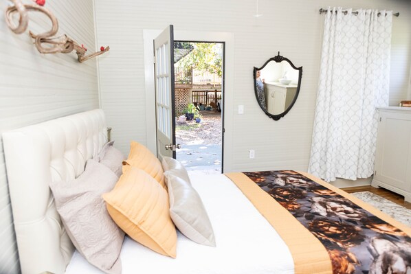 1 bedroom, iron/ironing board, free WiFi, bed sheets