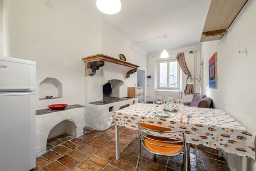 GuestHost - Urbino - Central Historic Apartment!