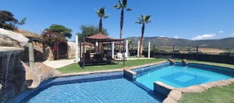 House on the Hill w/ Panoramic View Terrace, Grill, Pool Table and Pool Access
