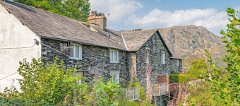 Sun Cottage, Coniston - 3 bedroom cottage with garden, balcony and stunning lake views