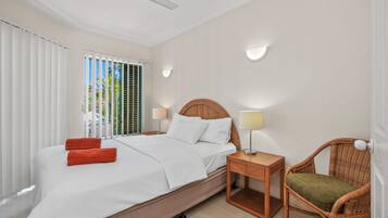 2 chambres, fer et planche à repasser, lit parapluie, accès Internet