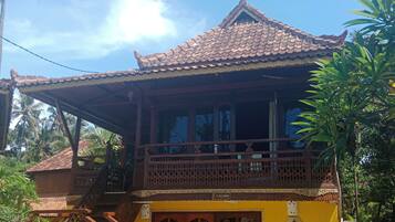 Vila, 1 quarto, para fumantes, sacada | Fachada