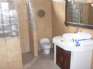Bungalow, 1 habitación, para fumadores, balcón | Baño