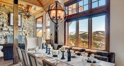 Luxury MountainTop Estate * Pano Views * Hot Tub * Wine Room