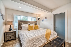 5 habitaciones, tabla de planchar con plancha, wifi y ropa de cama