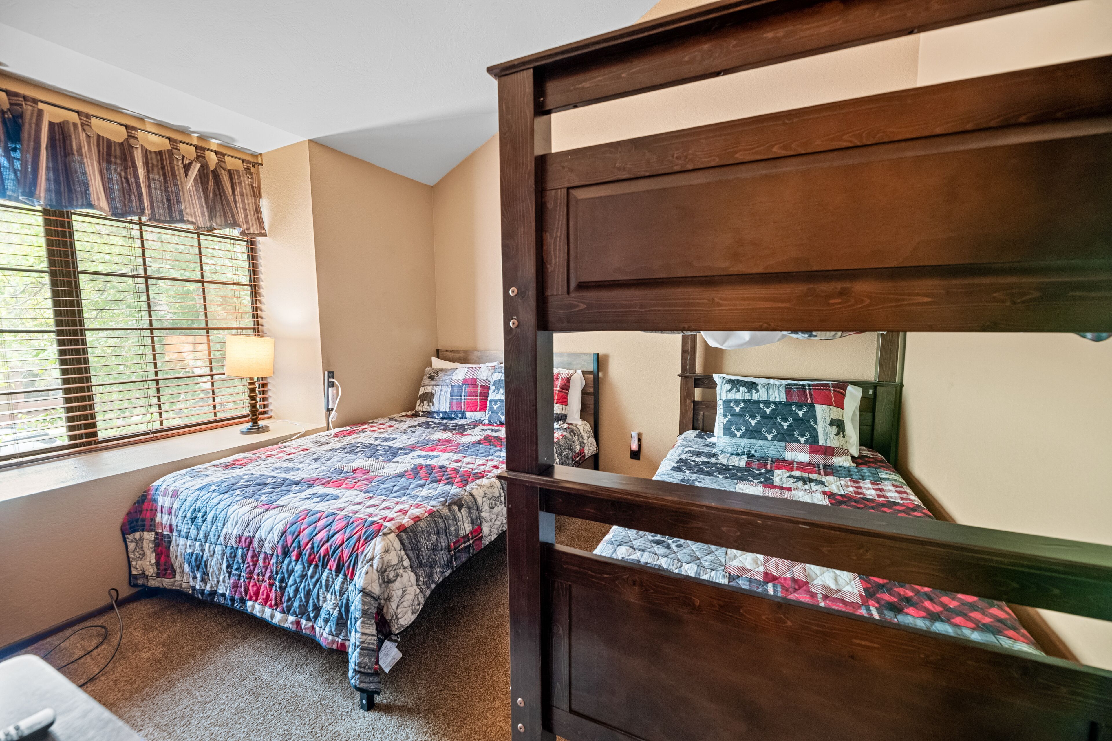 Basic Condo | 3 bedrooms, free WiFi