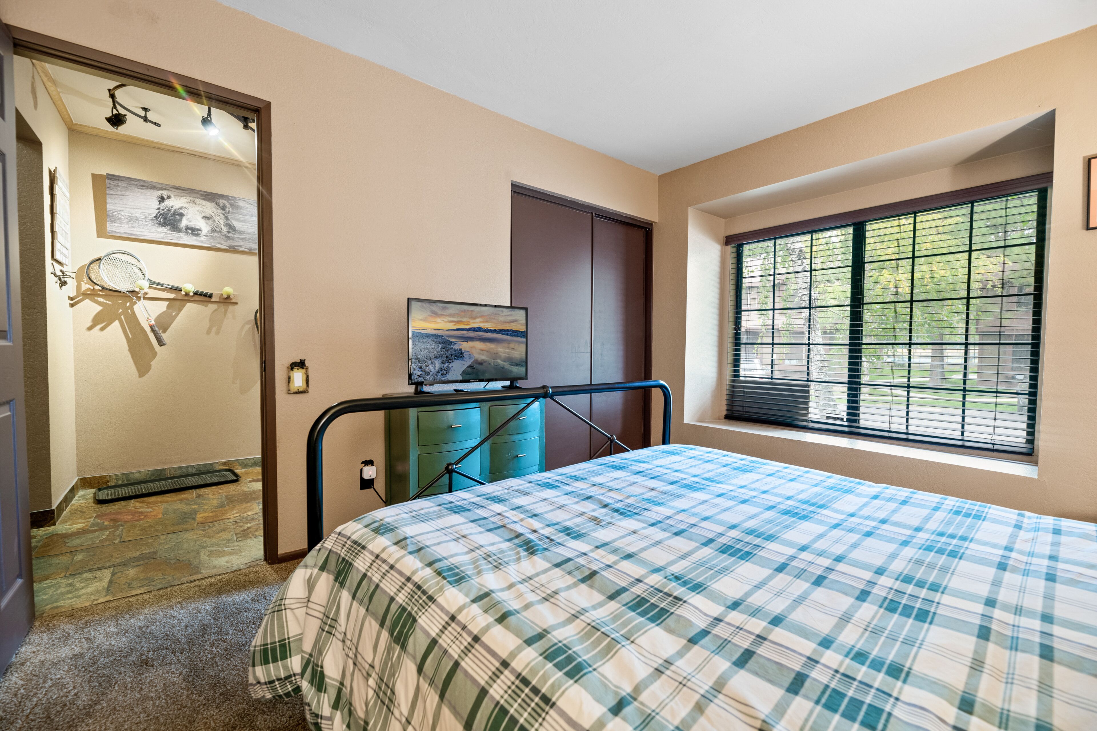 Basic Condo | 3 bedrooms, free WiFi