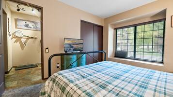 Basic Condo | 3 bedrooms, free WiFi