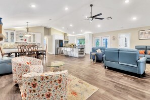 TV connectée, baby-foot, chaîne hi-fi