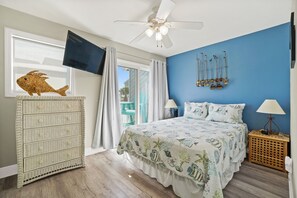 2 bedrooms, iron/ironing board, free WiFi, bed sheets - Take a Paws — Dog Heaven · Pet-Friendly Gulf Beach · Pools & Pickleball (Port St. Joe)