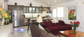 Casa Colorado - Casa Del Angel Feliz - 3-bed house & pool in Ajijic West.