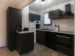 Réfrigérateur, micro-ondes, four, lave-vaisselle