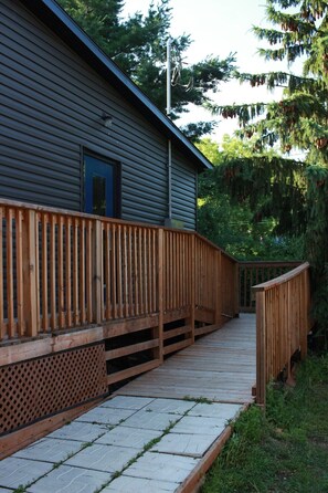 Property grounds - Private Villa Home in Gatineau Near Downtown Ottawa (Gatineau)