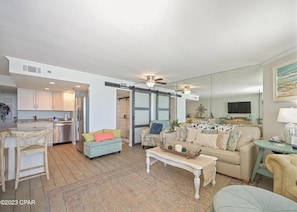 Smart TV - Sunbird Ocean Front Unit, Newly Remodeled, AMAZING VIEWS!!! SUPER NICE!!!! (Panama City Beach)