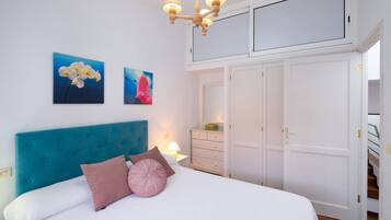 3 makuuhuonetta, silitysrauta/-lauta, ilmainen Wi-Fi, vuodevaatteet